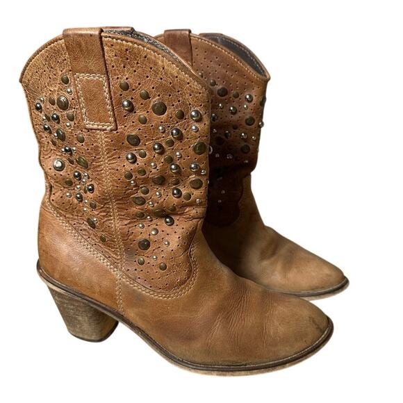 Steve Madden Shoes - Steve Madden Studded Brown Leather Boho Western Cowboy Boots, Size 7, Pre Loved